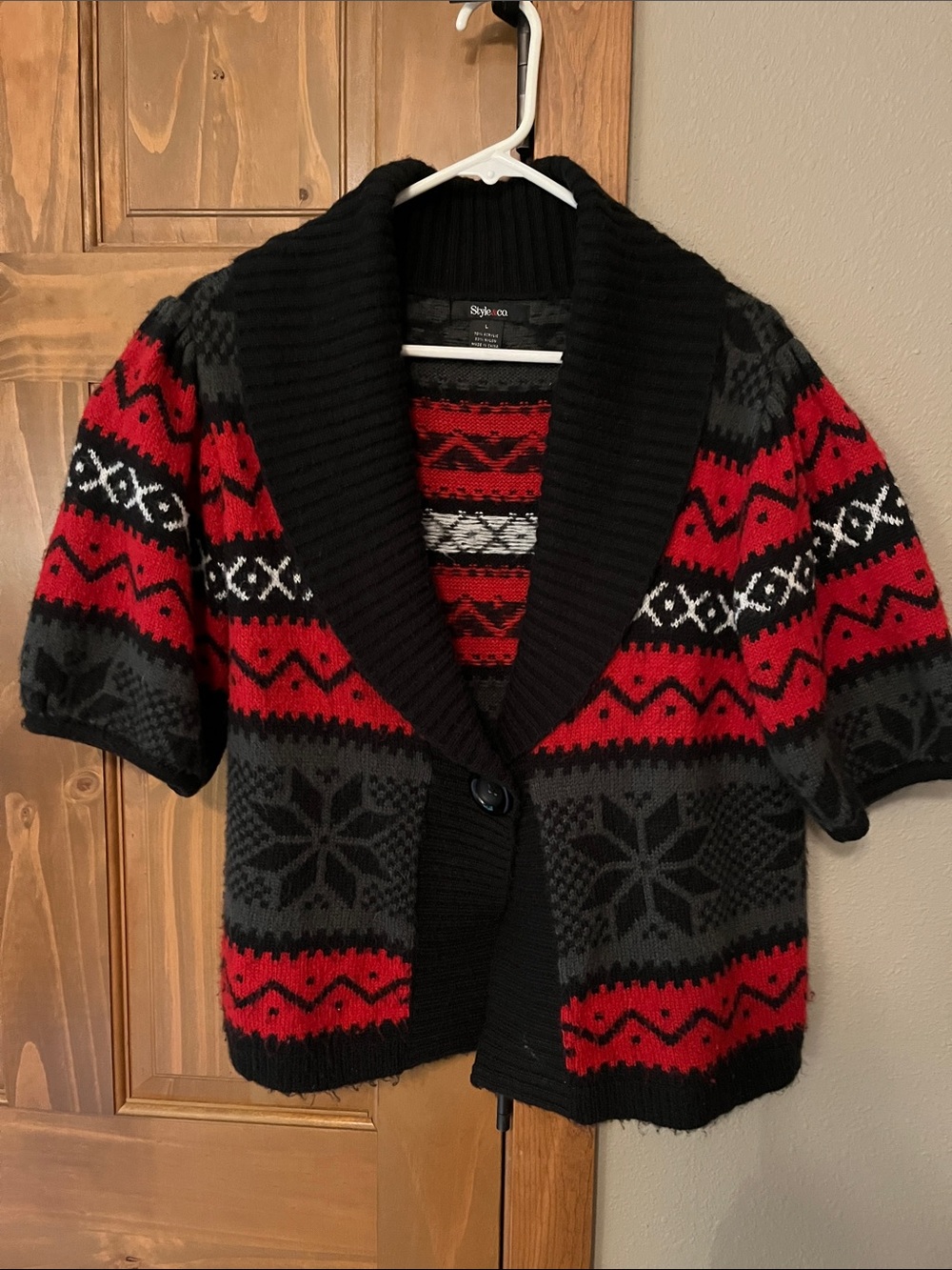 Cozy Red & Black Patterned Short-Sleeve Cardigan Sweater